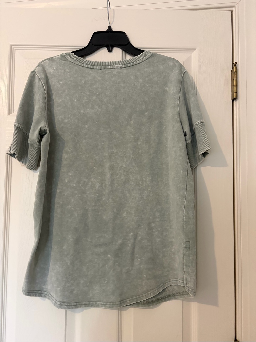 Jane and Delancey Washed Sage Short Sleeve Pullover - Picture 3 of 8